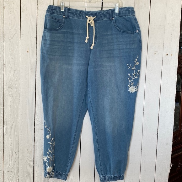 Cato Joggers - Picture 1 of 9